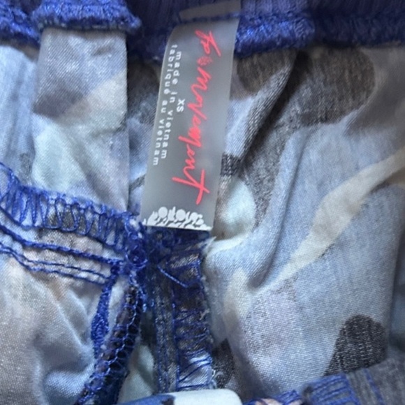 FP Movement by Free People - Mesmerize Me Printed pants - XS - Picture 5 of 7